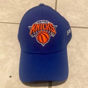 A NY Knicks New Era 39 thirty Hat. Size M/L